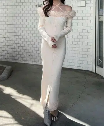 리엔다 페이크 퍼 오프숄더 타이트 니트 원피스