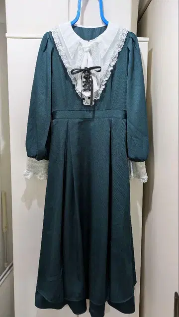 axes femme 루리주즈 레이스업 원피스 그린