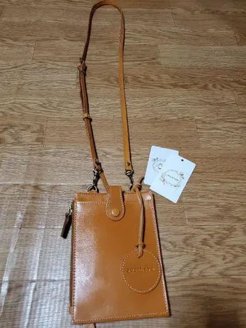 주케로 필라토 스마트폰 숄더