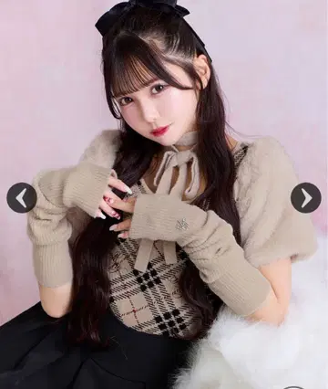 미셸 마카롱 퍼 슬리브 체크 니트탑