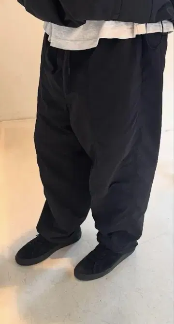 everyone center seam nylon trainingpants