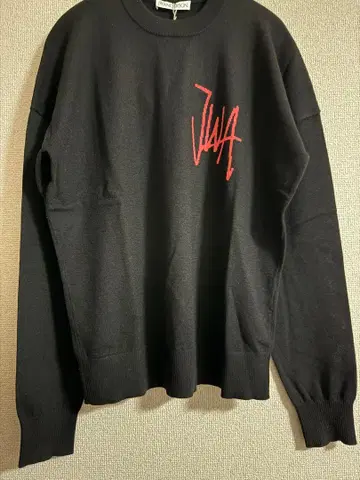 최종 가격 인하 JW Anderson 블랙 니트 빨간색 로고 자수