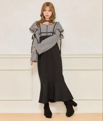 apres jour 긴팔 플레어 머메이드 원피스