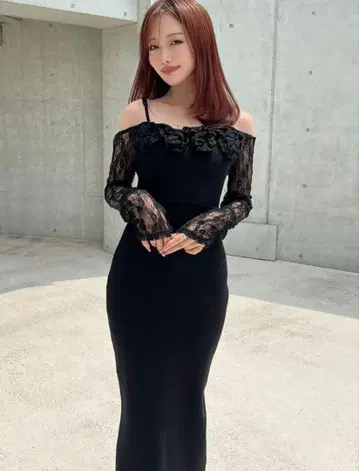 레이스 모티브 도킹 니트 원피스