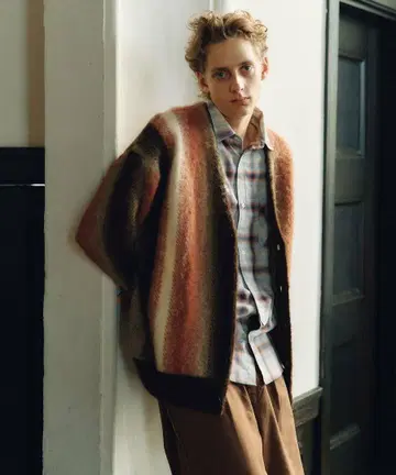 [ 가격 인하 ] 스트라이프 패턴 V넥 가디건 니코앤드