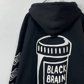 BLACK BRAIN 알약 케이스 후드티