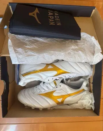 미즈노 모렐리아2 한정판 흰금 25.5cm