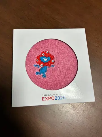 EXPO2025 핑크 손수건 캐릭터 자수 미야쿠미야쿠 만박