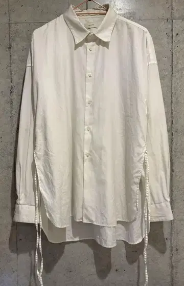 Toironier 트와로니에 브로드 루즈 셔츠 화이트