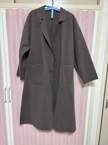 브라운 롱 코트 심플한 디자인