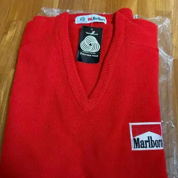 Marlboro 울 V넥 스웨터 레드