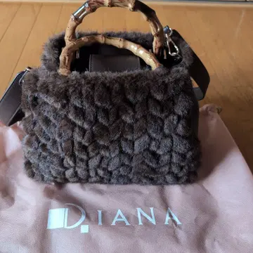 DIANA 브라운 퍼 숄더백