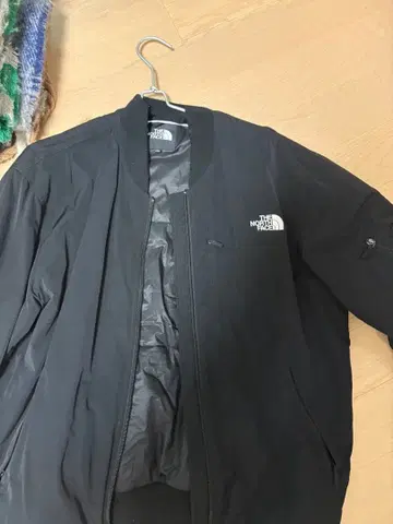 THE NORTH FACE 블랙 MA-1 자켓