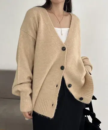 [택 포함 미사용 새상품] 모찌후와 V 가디건 [카프리슈레마쥬]