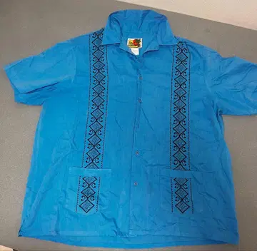GUAYABERA 자수 장식 파란 셔츠