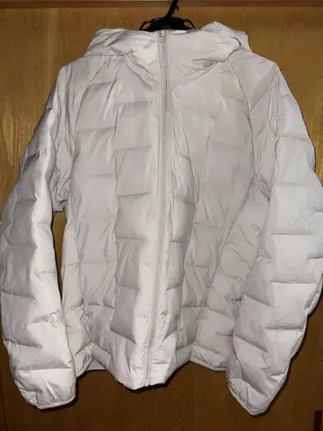 UNIQLO PUFFTECH 화이트 M 후드티