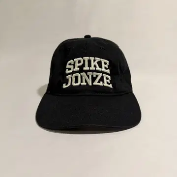 energy studio Spike Typeface Cap black