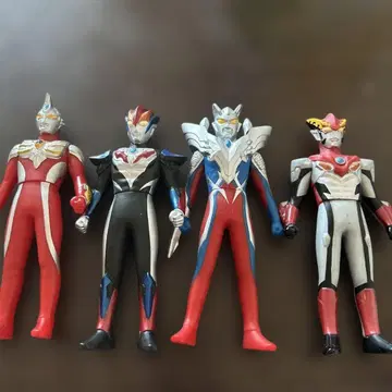 울트라맨 소프트 비닐 인형 4개 세트