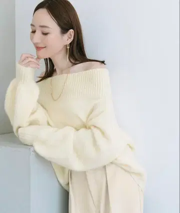 [컨디션 최상] ur's 오프숄더 스웨터