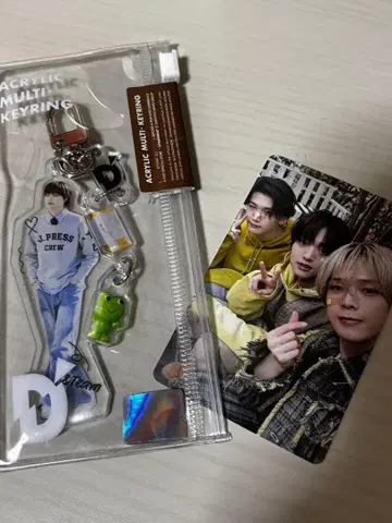 &TEAM DPARTMENT DICON 아크릴 키링 EJ 위주