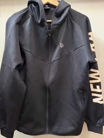 하자품 뉴에라 후드티