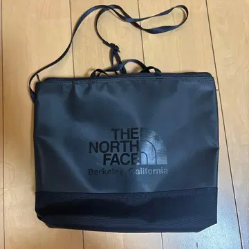 THE NORTH FACE 블랙 숄더백
