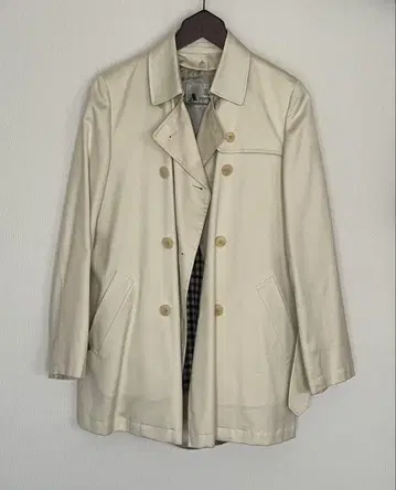 Aquascutum 아이보리 트렌치코트 이너 포함