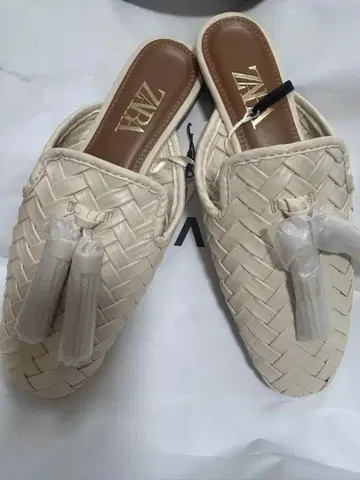 ZARA 아이보리 뜨개질 뮬