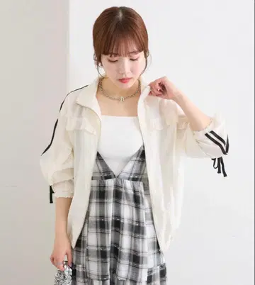 w closet 시어 프릴 라인 자켓