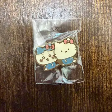 치이카와 산리오 콜라보 핀 배지 하치와레 키티