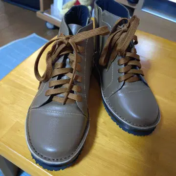 브라운 하이컷 부츠