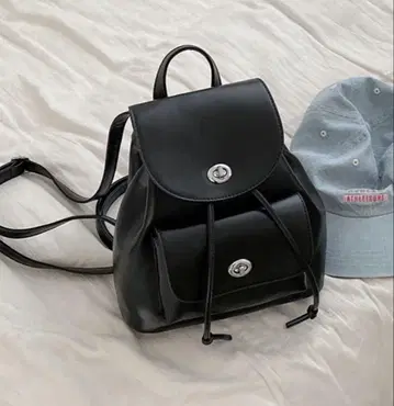 amood 블랙 가죽 백팩