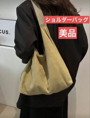 올리브 그린 숄더백