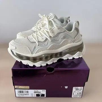 Skechers 우노 카오스 White (정가 21,890엔) 24cm