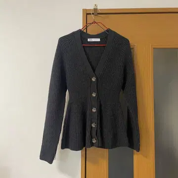 ZARA 리브 다크 그레이 긴팔 가디건