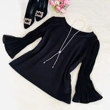 새상품급 블랙 쉬폰 플리츠 7부 소매 상의 M