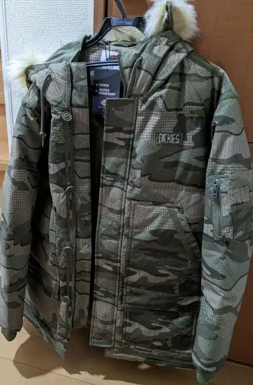 Dickies 카모플라쥬 다운 자켓