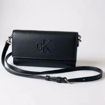 새상품 Calvin Klein 블랙 숄더 지갑 장지갑 백