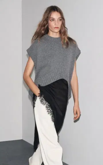 이번 시즌 완판 ZARA 울 혼방 오버 사이즈 스웨터 베스트 S