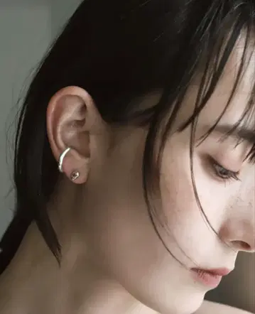 TEN. 실버 네이비 귀걸이