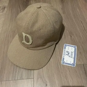 THE HW.DOG&CO 베이지 자수 야구 모자