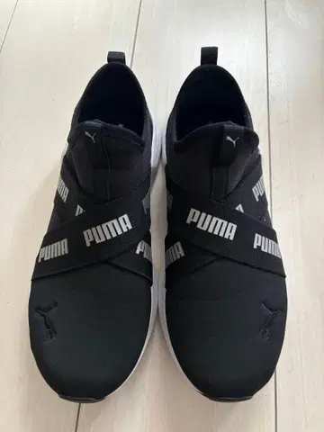 PUMA 블랙 슬립온 24.0cm