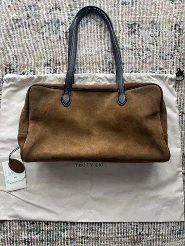 TOUT Y EST SAC LOQUET 로케 백 SUEDE BROWN