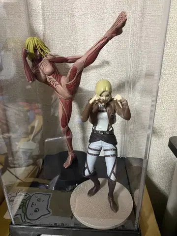 진격의 거인 여자형의 거인과 애니 레온하트 2체 세트 판매