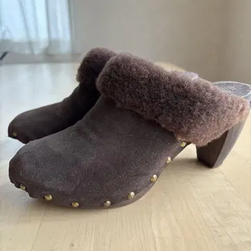 BOSABO 퍼 달린 스웨이드 사보 샌들 25cm