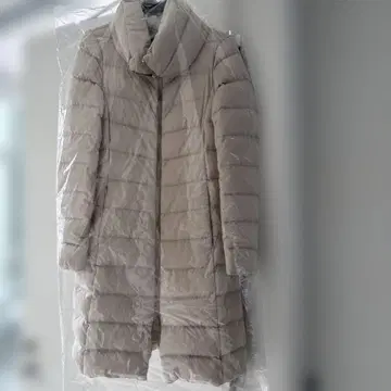 Herno 아이보리 다운 자켓