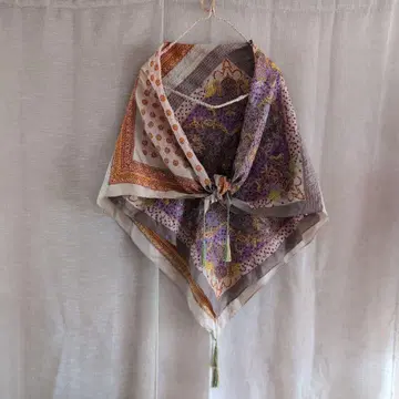 네스트로브 손자수 실크 숄 스카프