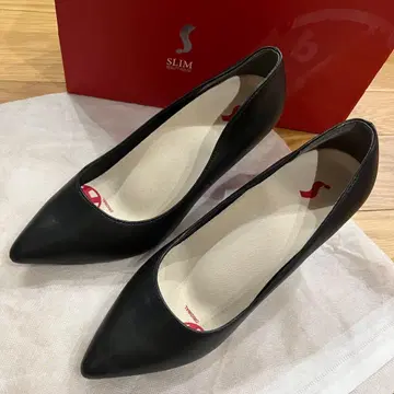 블랙 스틸레토 펌프스