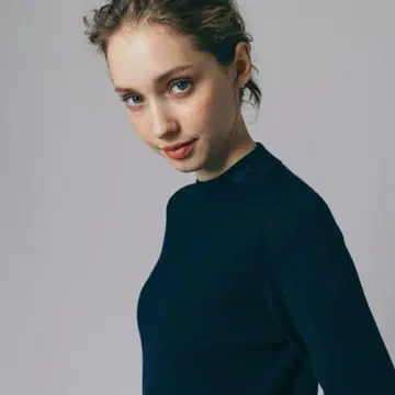 LACOSTE 워셔블 울 모크넥 니트 네이비 원 포인트