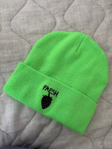 [새상품급] WESTFALL/ FRESH BEANIE 딸기 자수 비니